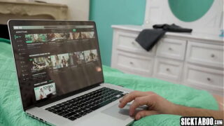 Dziewczyna MILF z wielkim tyłkiem Candice Dare cieszyła się seksem analnym po tym, jak zrobiła jej perfekcyjnego loda