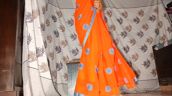 Gorąca dziewczyna w sari pieprzy się z bliska Komal