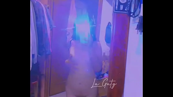 Mój chłopak chce patrzeć, jak pieprzę się z innym na jego oczach.