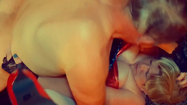 Patriotyczna babcia dochodzi przez wibrator i kutasa 07022023-C5