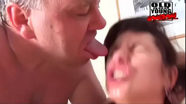 Piss- Stary i młody gangbang 2