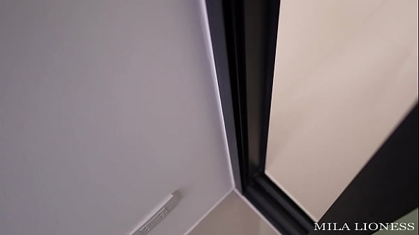 Przyłapałem macochę na waleniu konia. Zerżnę ją w zamian za milczenie