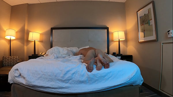 20-letnia wytatuowana kobieta zerżnięta