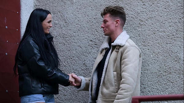 DARMOWA miękka scena – nienasycona nastolatka Claudia Bavel bierze głębokie walenie w cipkę GP2866