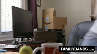 FamilyBangs.com ⭐ Samotna laska prześladowana przez dziwną dziewczynę, Katrina Jade, Cherie DeVille