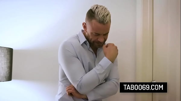 Gorąca brunetka Alina Lopez pieprzy się z nowym chłopakiem swojej macochy