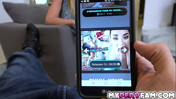 Macocha Rachael Cavalli i jej pasierb grają w brudne kości, a napięcie seksualne rośnie, aż zaczynają się pieprzyć.