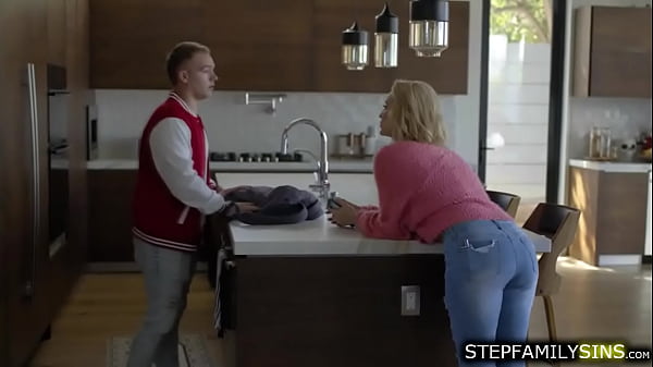 Milf uczy pasierba, jak wytrzymać dłużej