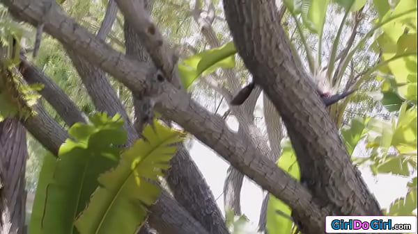 Milfs uczące nastoletnią opiekunkę lekcji