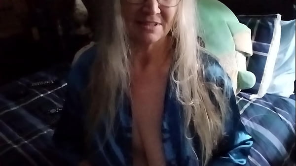 Momma Vee – Chodź pieprzyć swoją „przybraną” mamę!