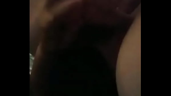 żona uwielbia ostro pieprzyć się z dildo