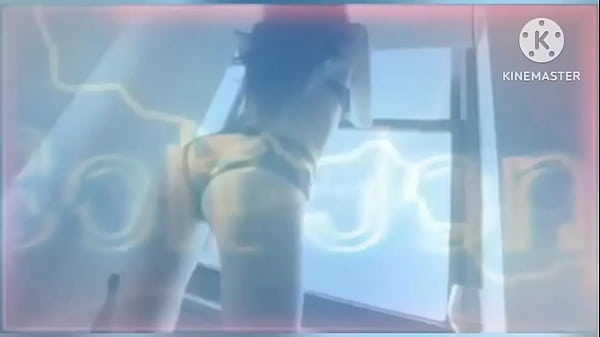 ANGOLAN XANDELLE SŁYNNY SWING HOUSE GANG DAJE JEJ PIĘKNY DUPEK NIEGRZECZNY BOLT JONES.