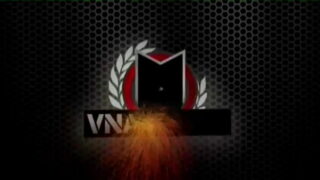 Cycata Vicky Vette jest napalona i masturbuje się zabawką na basenie!