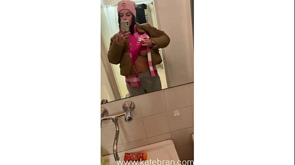 Czy mógłbym z łatwością zmusić cię do uległości i codziennie dominować nad twoim tyłkiem za pomocą moich 10 cali?