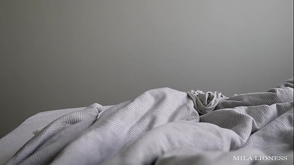 „Jajecznica” na śniadanie od 18-letniej studentki, zerżniętej i spuszczonej na twarz dziwki