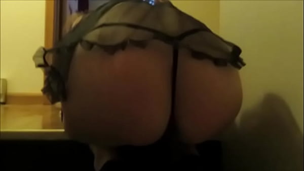 Milf Heidi Playtime w czarnej babydoll i stringach