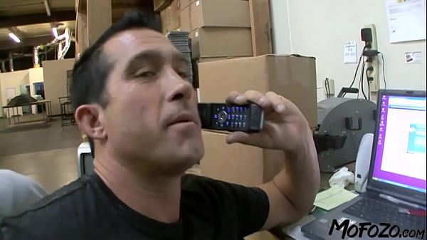 MOFOZO.com – Blond amatorka z dużymi cyckami cieszy się doggystyle