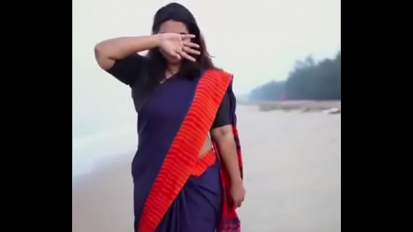 Nowa gorąca i rewelacyjna modelka Kerala mallu w sesji plenerowej