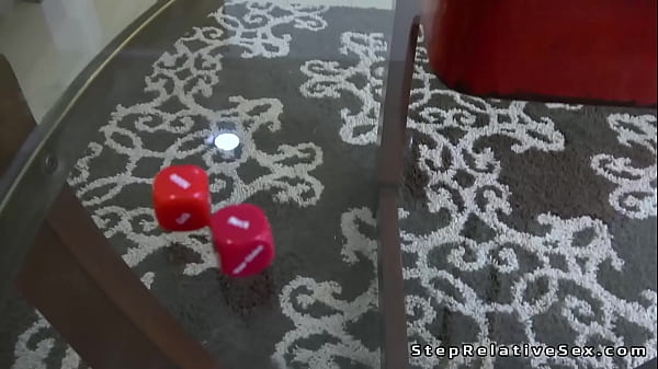 Pasierb wali spoconą cycatą macochę POV