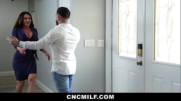 Pasierb wraca do domu do swojej wolnej macochy i przyrodniej siostry – Cncmilf