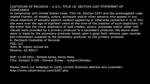 RYMJOB – Simone Sonay liże tyłek podrzucając sałatkę