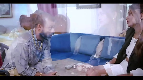 Śliczna indyjska gorąca nastolatka Sudipa zerżnięta przez napalonego starca w jej ciasnej cipce