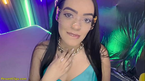 naoliwiona nimfetka bbw pierwszy raz dupa pięścią